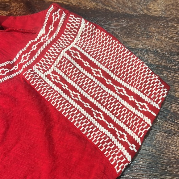 Embroidered Tee - Picture 5 of 9